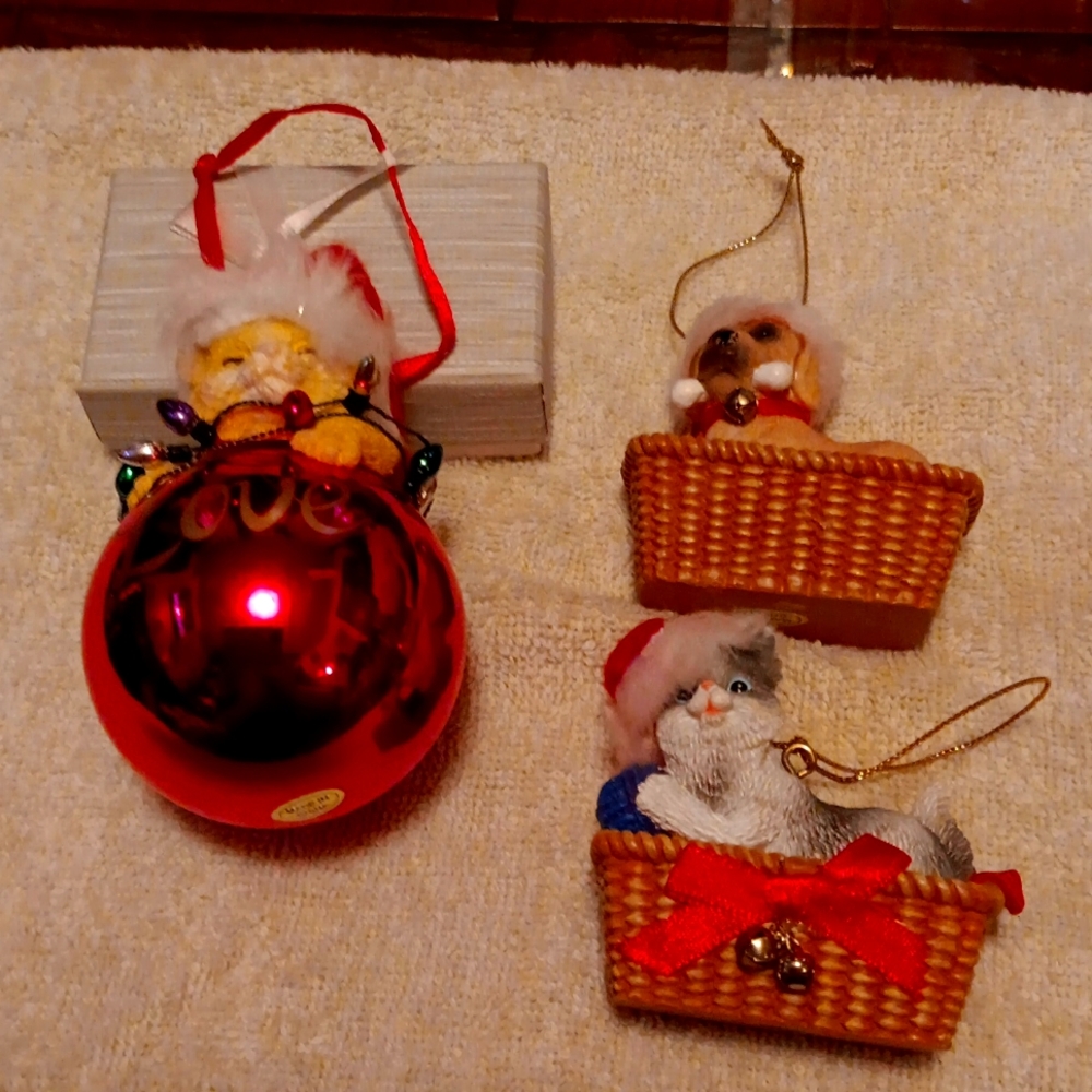 NIB MACY'S - 3 CAT AND DOG ORNAMENTS